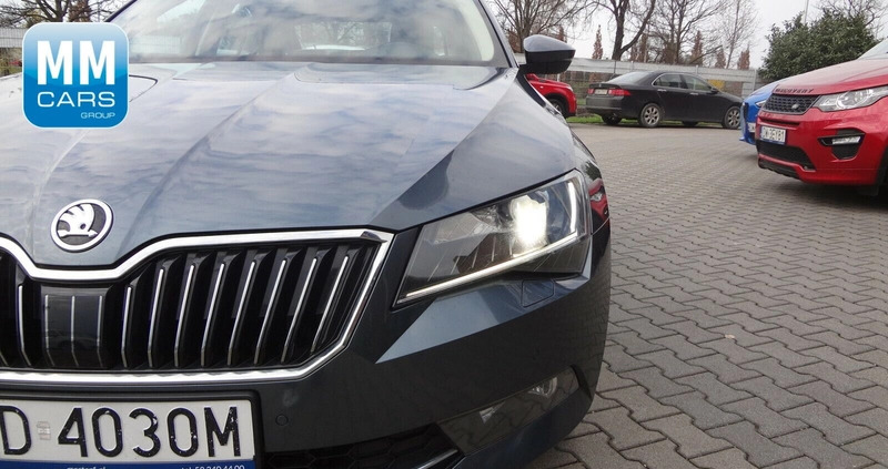 Skoda Superb cena 76850 przebieg: 194300, rok produkcji 2019 z Sandomierz małe 191